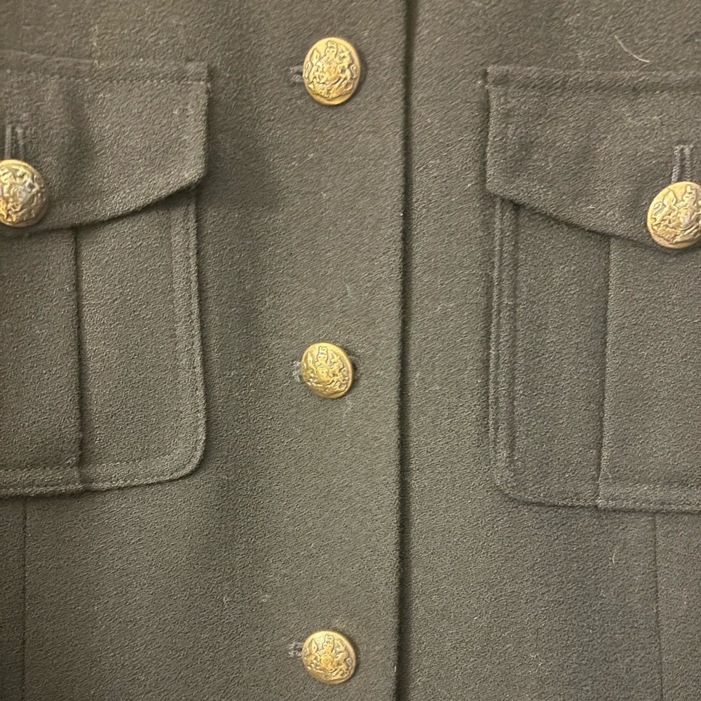 Jones New York vintage size 14 military blazer 100%wool. Like new condition.